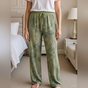 Sunny Studio Green Leaf Print Robe